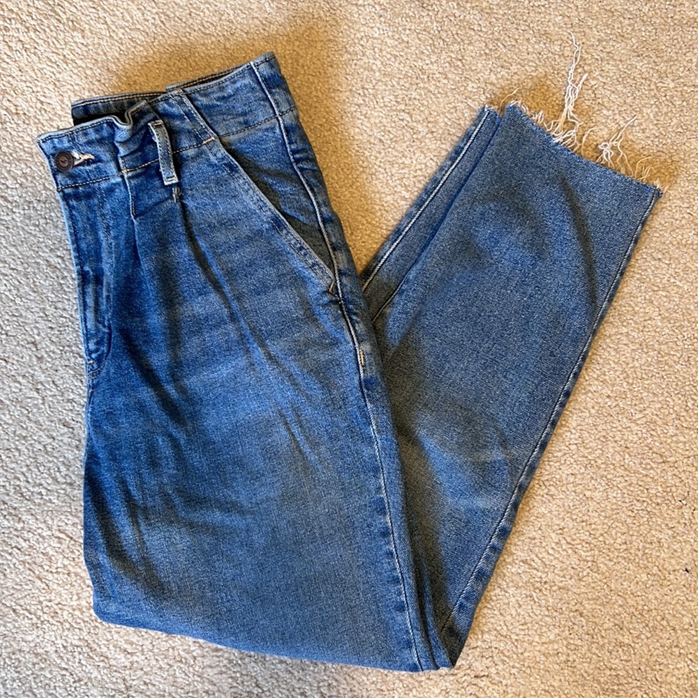 Hollister High-Rise Mom Jeans